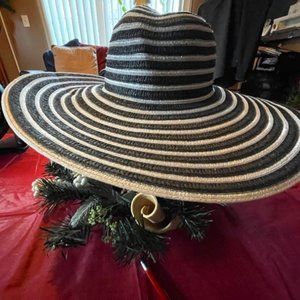 Nine West Floppy Hat